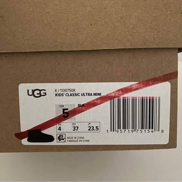UGG Classic Ultra Mini Boots Kid’s 5 (Fits Women’s 7) New in Box - Picture 4 of 11